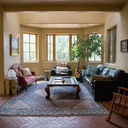 Sun And Ski! Beautiful, Downtown, On 1.5 Acres! Santa Fe