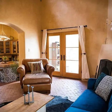 Sun And Ski! Beautiful, Downtown, On 1.5 Acres! Santa Fe