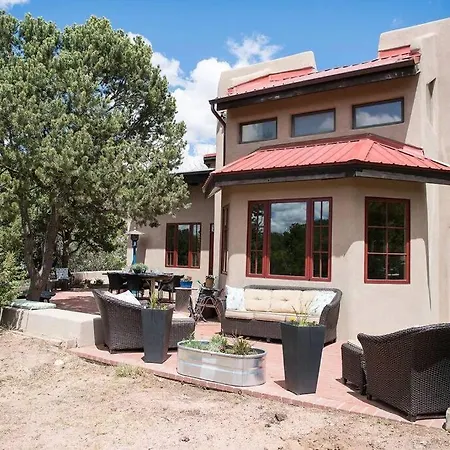 Villa Sun And Ski! Beautiful, Downtown, On 1.5 Acres!